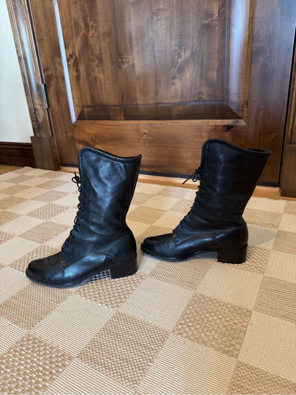 Santana Canada Women’s Black Leather Lace-Up Mid-Calf Boots Size 7 - Picture 4 of 15